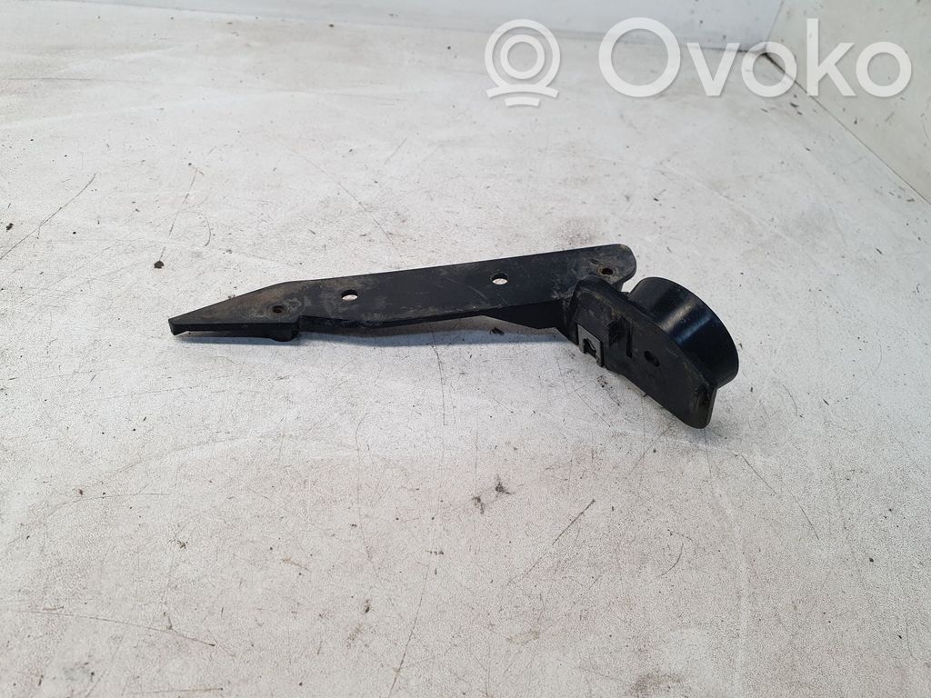 Headlight/headlamp mounting bracket   7058448