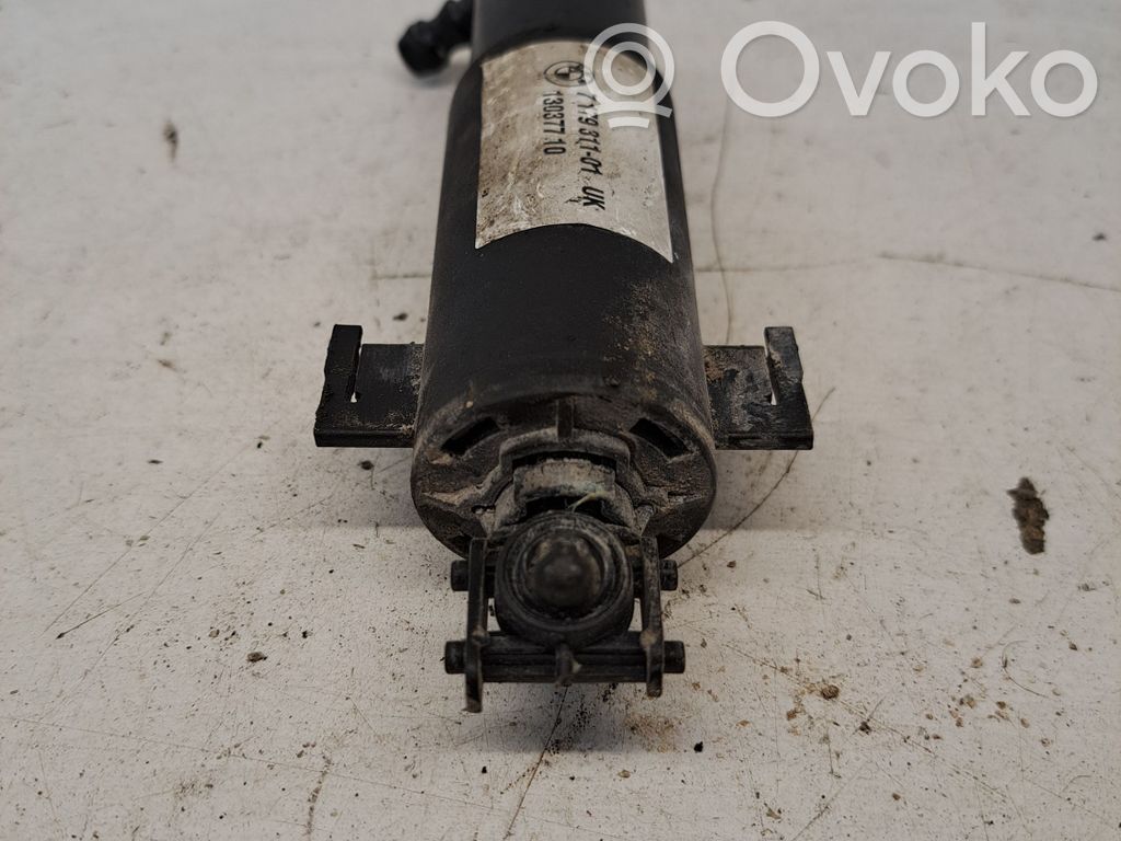 BMW 3 E90 E91 Windshield washer spray nozzle 