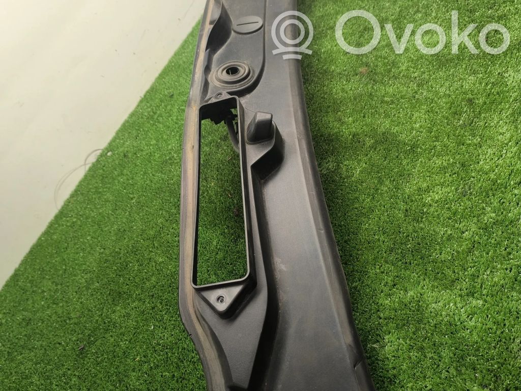 BMW 3 E90 E91 Wiper trim 
