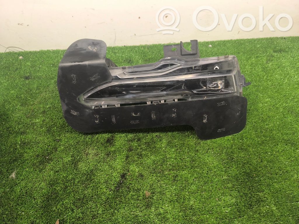Tesla Model 3 Etusumuvalo 