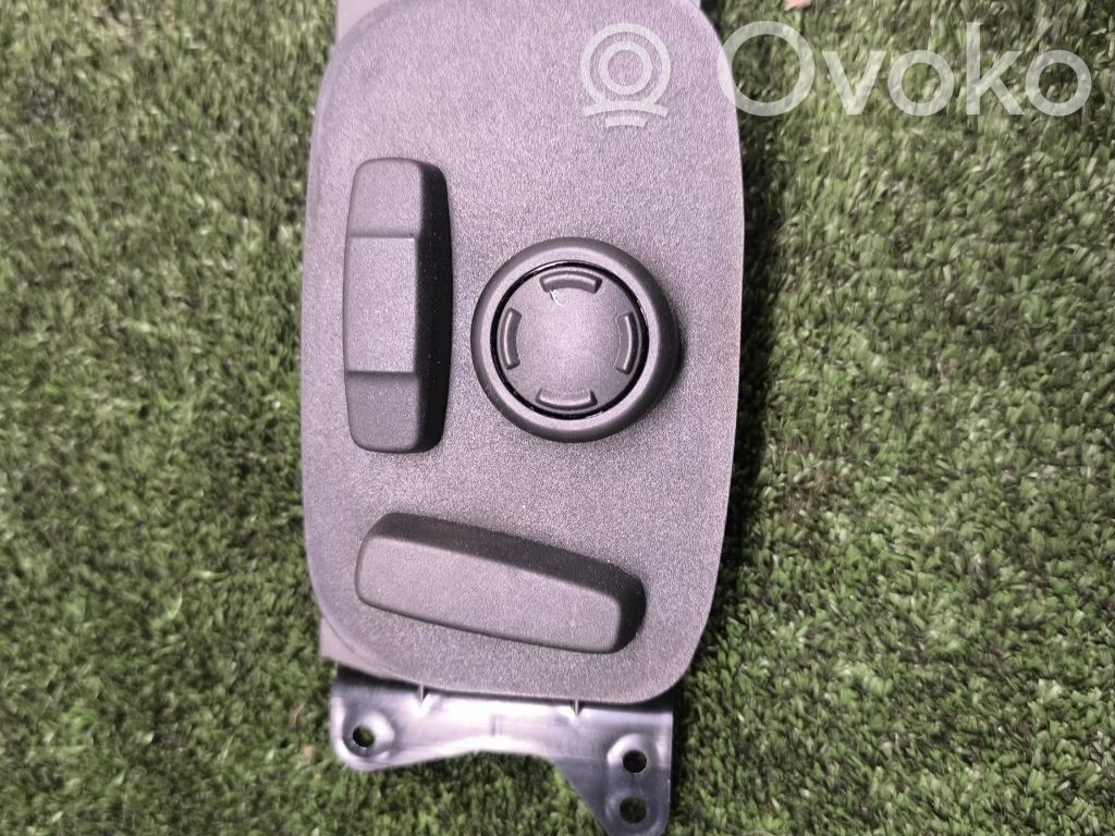 Land Rover Discovery 5 Seat control switch 