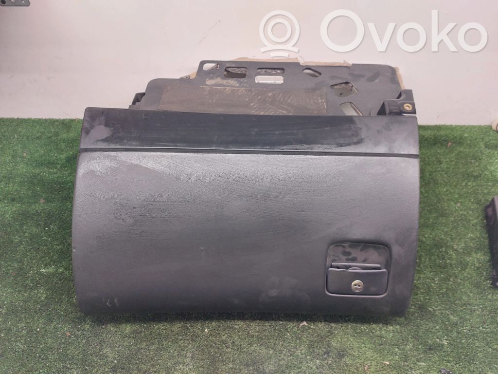 Glove box   4E1857096,406000192