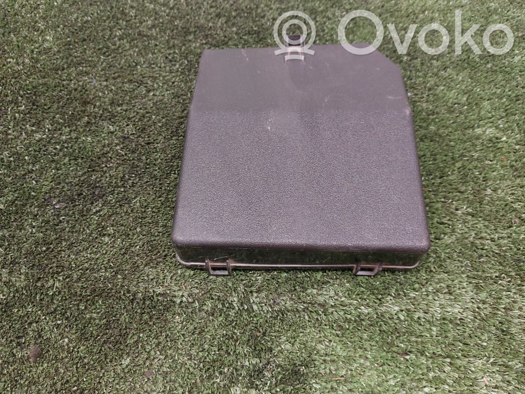 Mitsubishi Outlander Coperchio scatola dei fusibili 