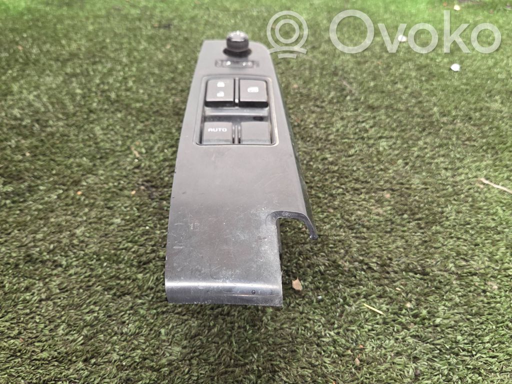 Chevrolet Avalanche Electric window control switch 