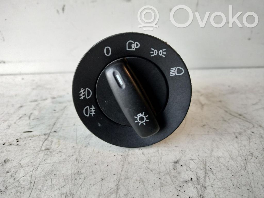Light switch   1K0941431A
