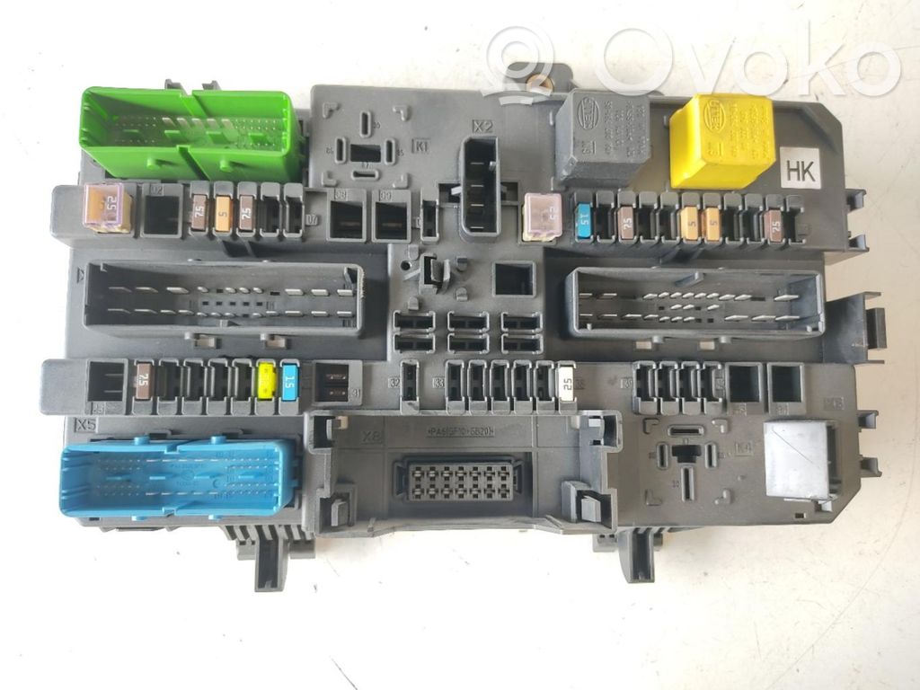 Opel Astra H Módulo de fusible 