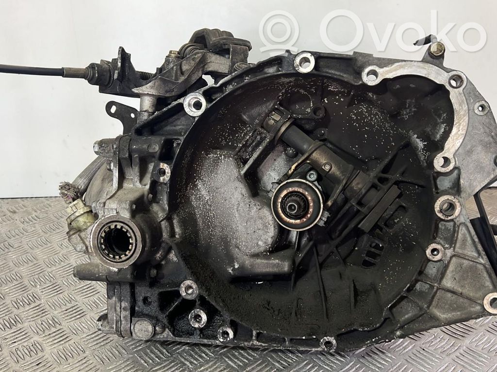 Mechaninė 5 pavarų dėžė   20LE44