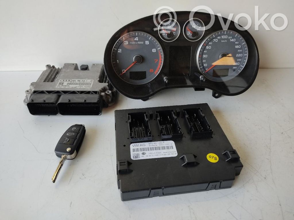 Audi A3 S3 A3 Sportback 8P Блок управления двигателем ECU 