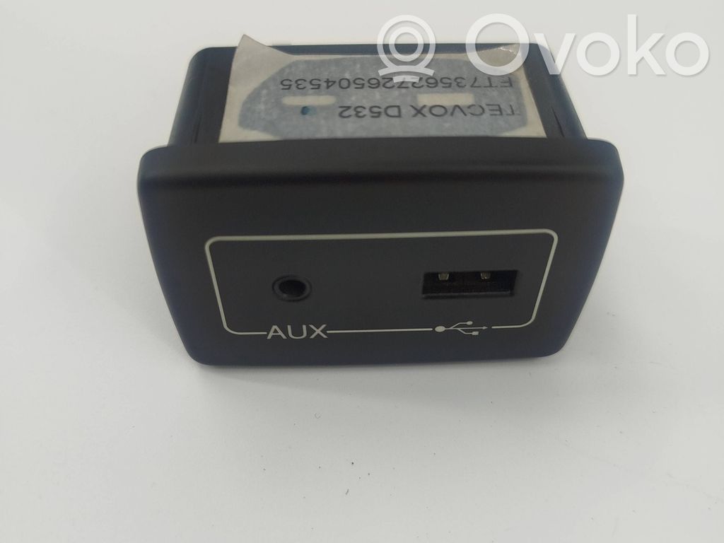Iveco Daily 6th gen Enchufe conector USB 