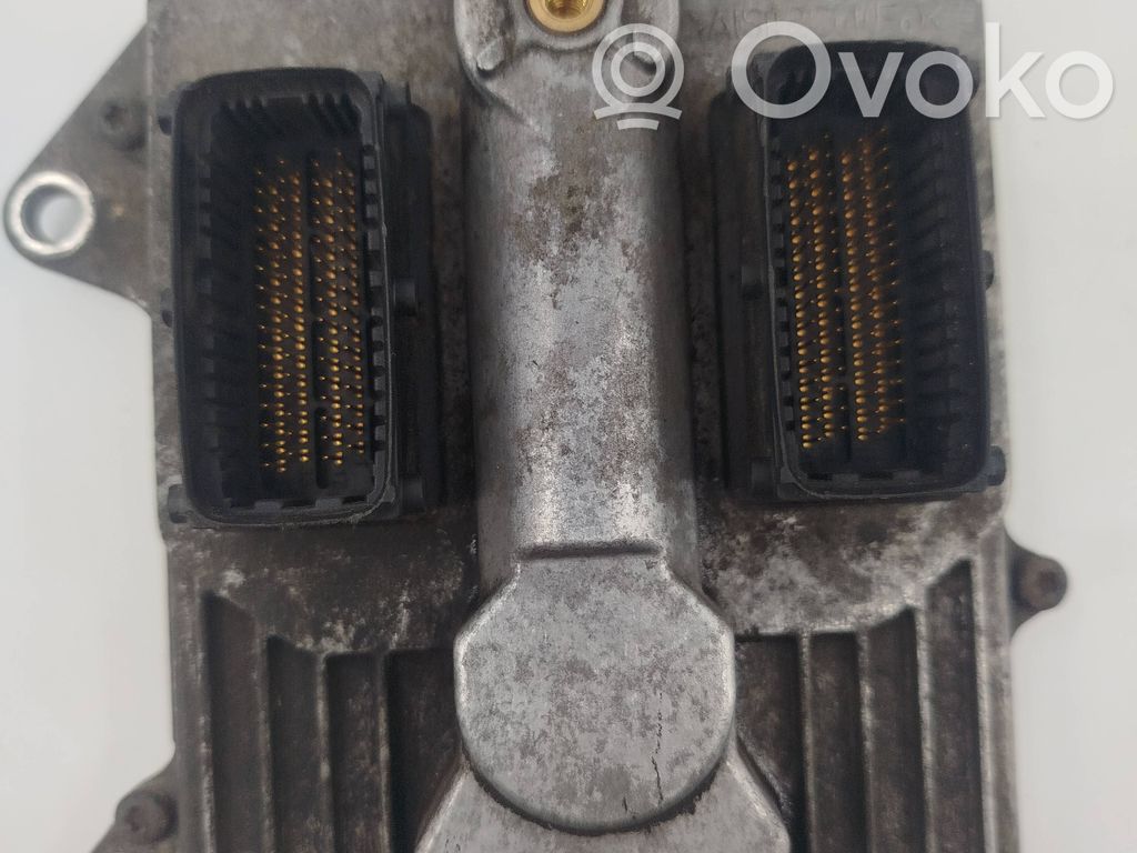 Opel Zafira B Engine control unit/module 