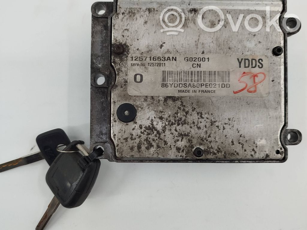 Opel Vectra C Engine control unit/module 