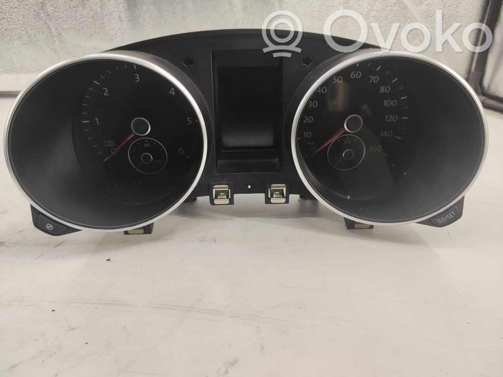 Volkswagen Golf VI Velocímetro (tablero de instrumentos) 