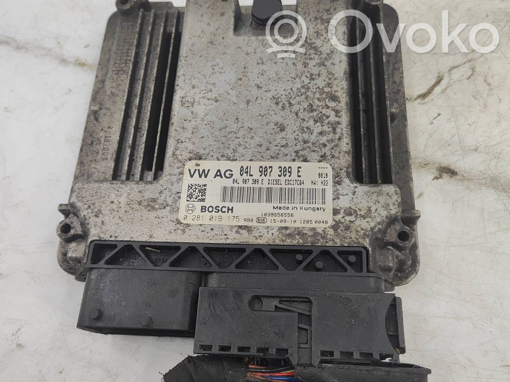 Volkswagen Golf VII Engine control unit/module 