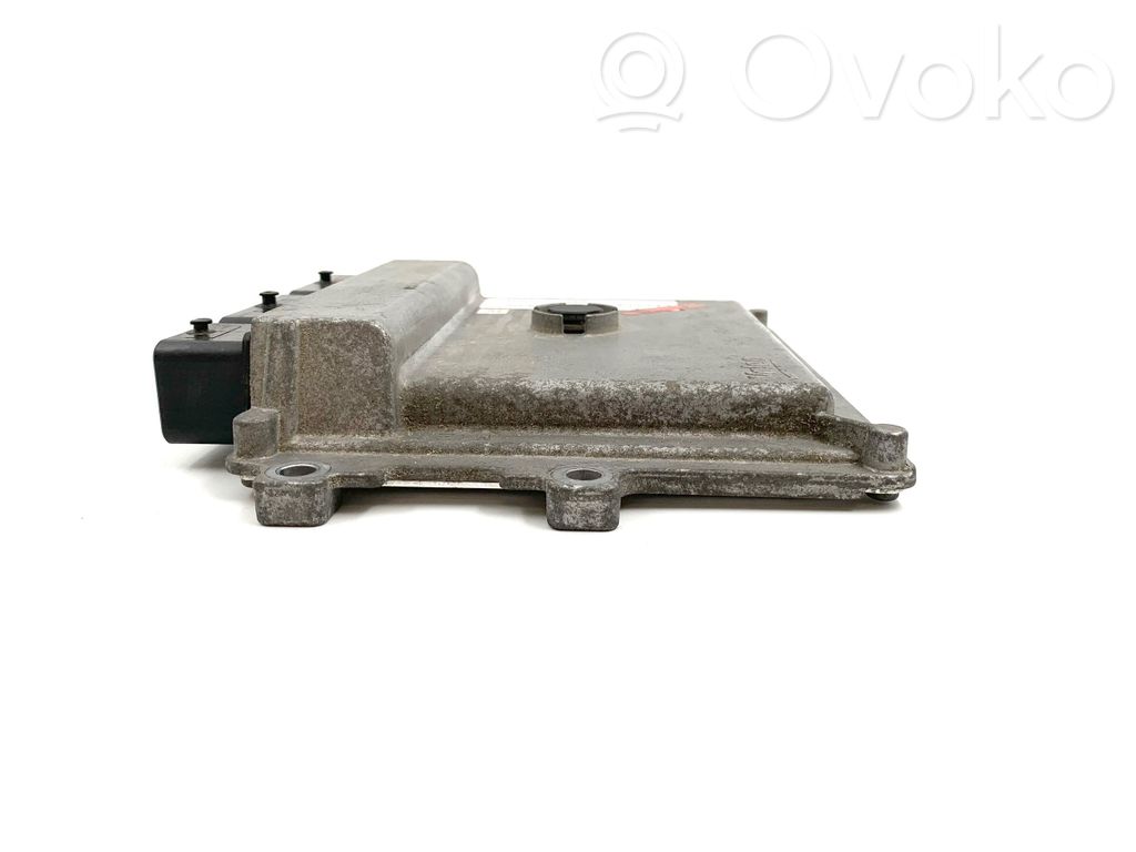 Renault Clio IV Variklio valdymo blokas 