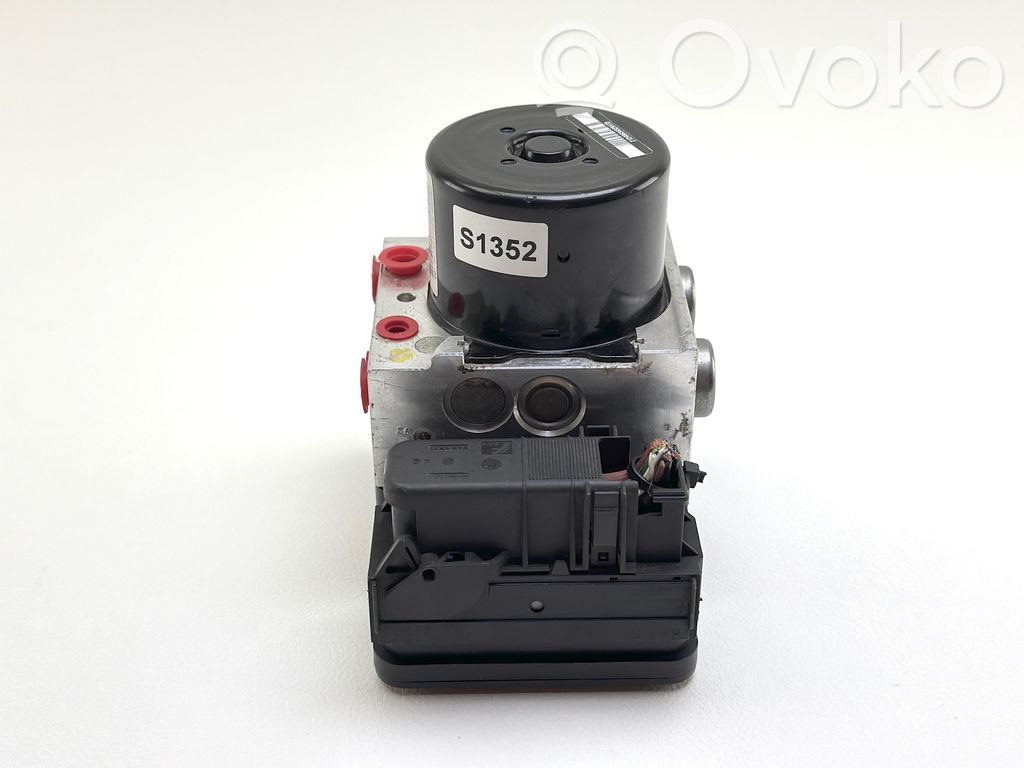 Volvo V70 ABS Pump 