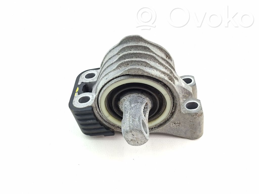 BMW i4 Engine mount bracket 