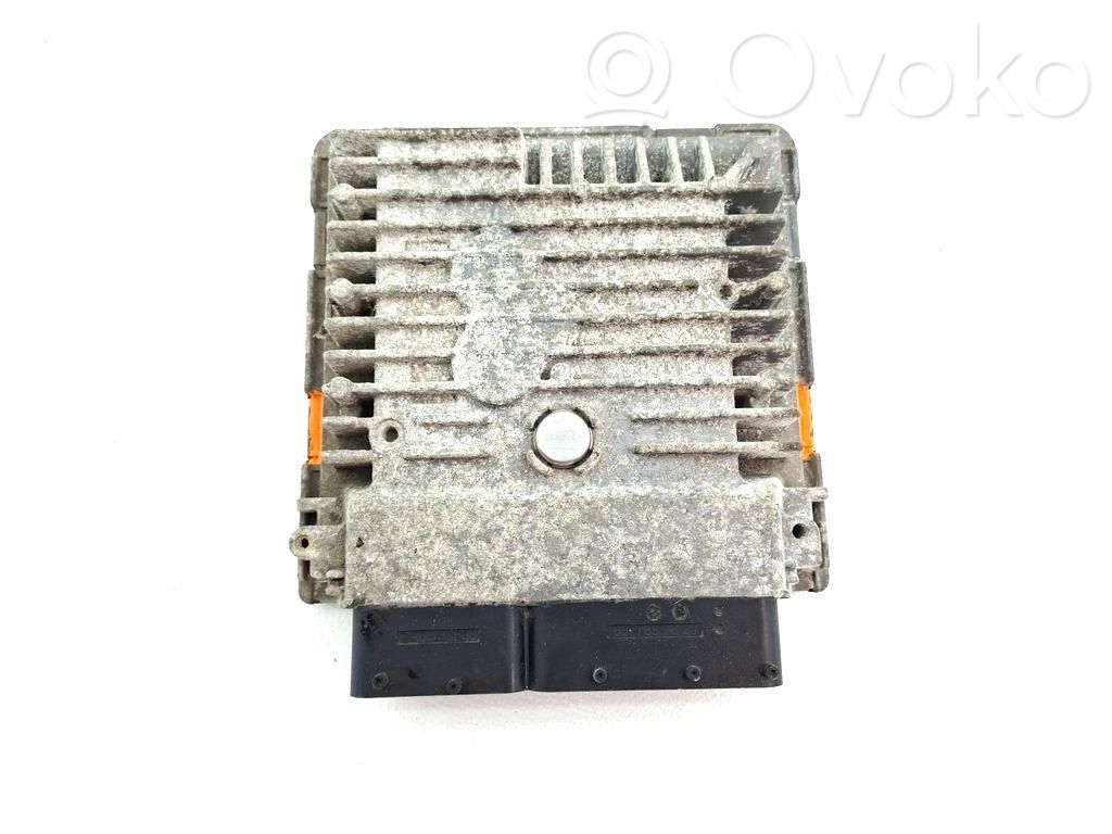 Volkswagen Golf VI Engine control unit/module 
