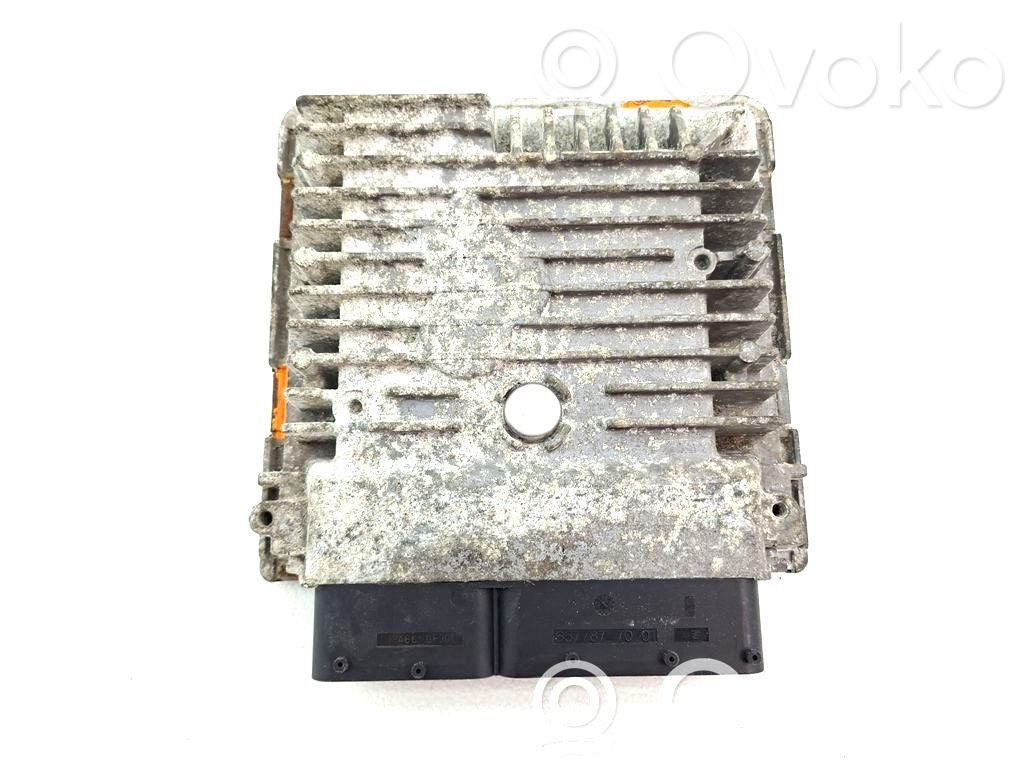 Volkswagen Golf VI Engine control unit/module 
