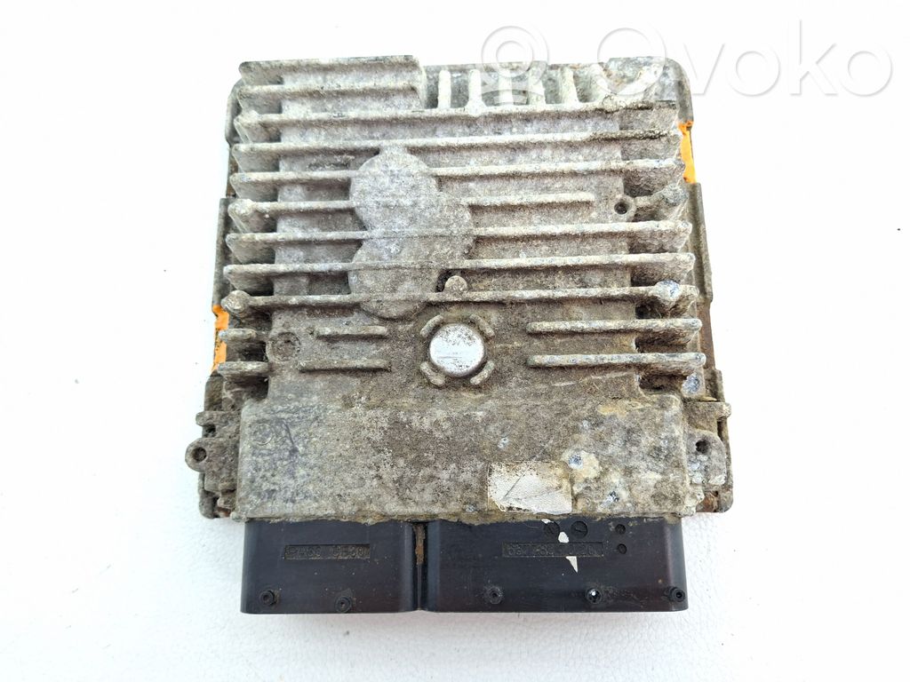 Volkswagen Golf VI Engine control unit/module 