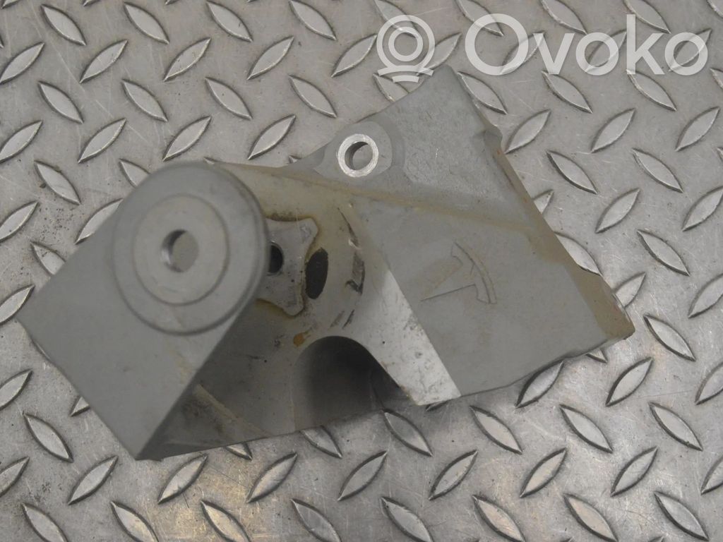 Engine mounting bracket   1075824HB2