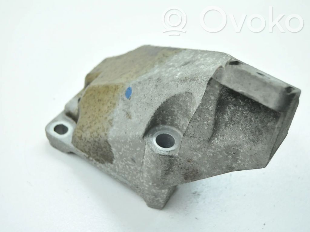 Audi A6 S6 C5 4B Engine mounting bracket 