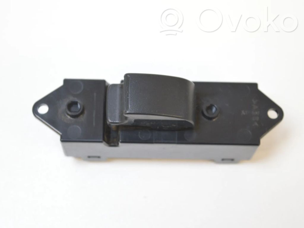 Electric window control switch   C8DD394M,MR587957