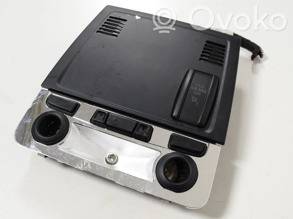 Front seat light   9225489