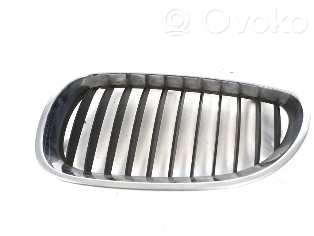 Front bumper upper radiator grill   7027061