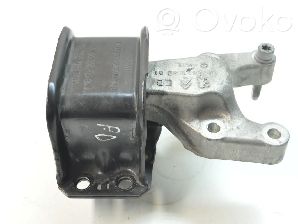 Citroen DS4 Engine mount bracket 