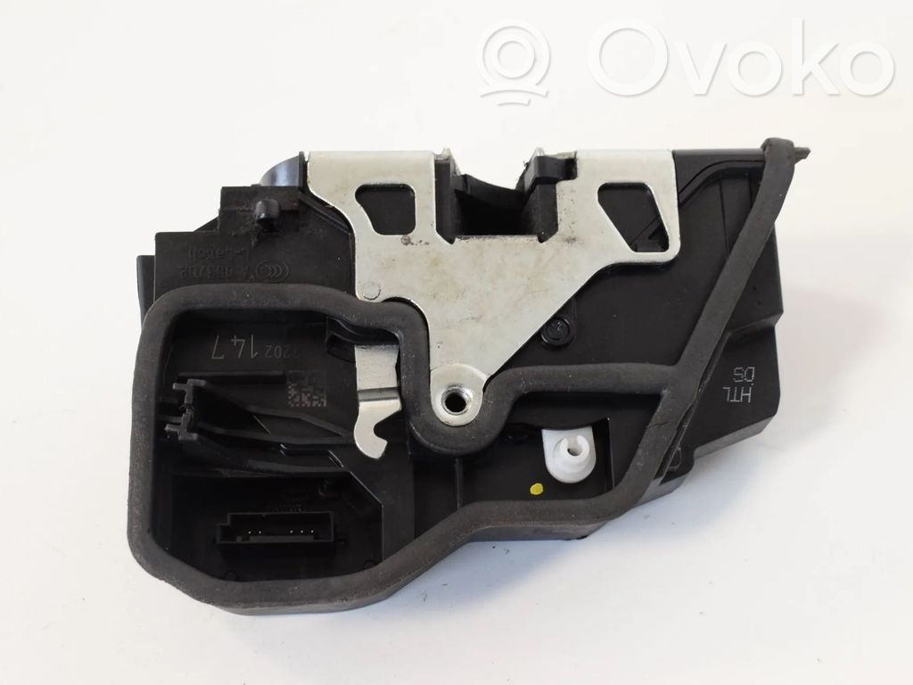 Rear door lock   7202147