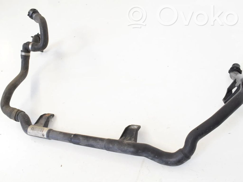 BMW 3 E90 E91 Moottorin vesijäähdytyksen putki/letku 