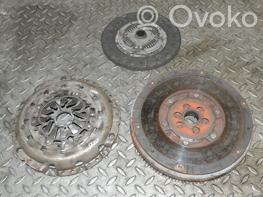 Audi A4 S4 B7 8E 8H Sprzęgło / Komplet 
