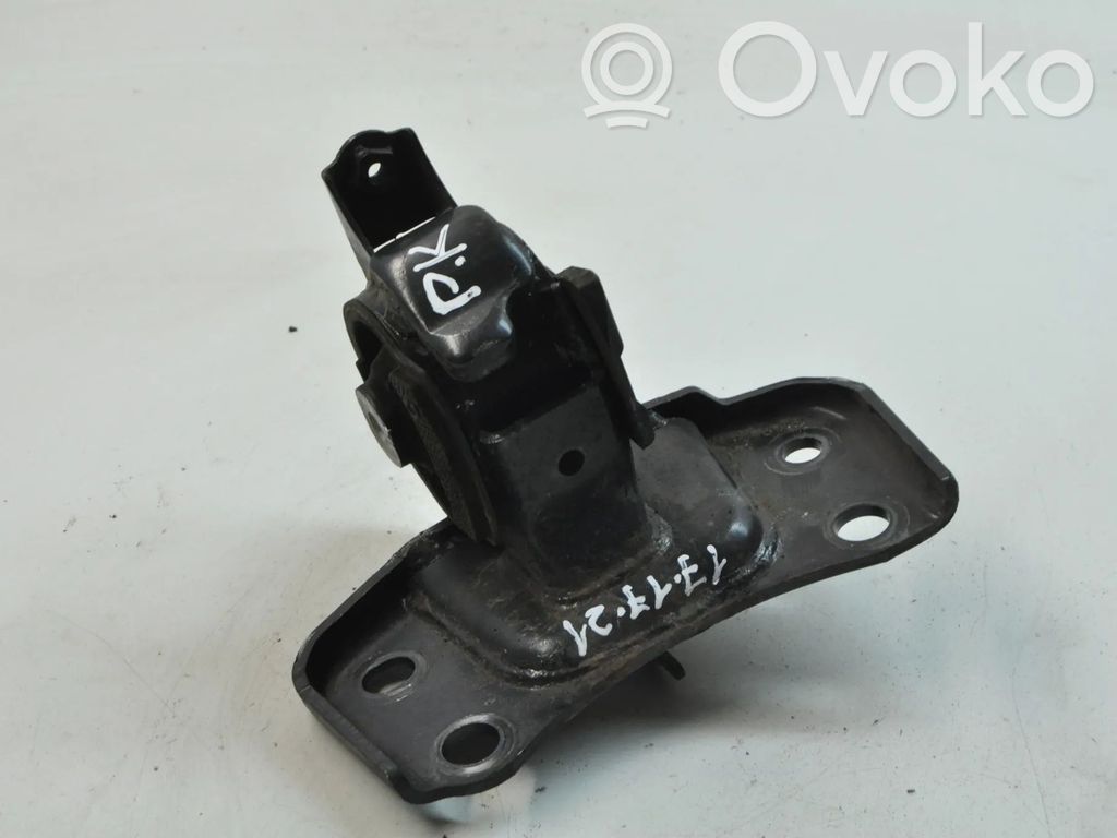 Engine mount bracket