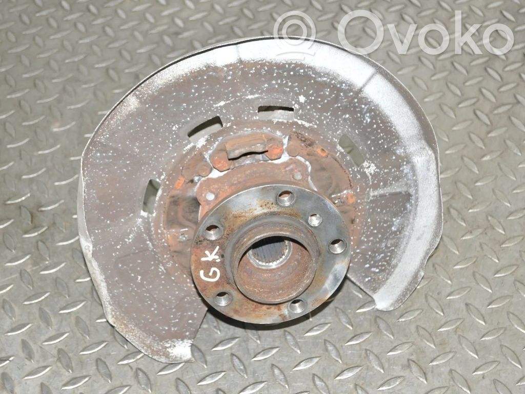 Rear wheel hub