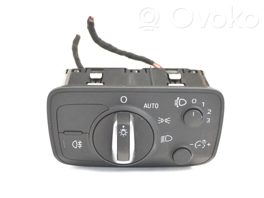 Audi Q2 - Light switch 