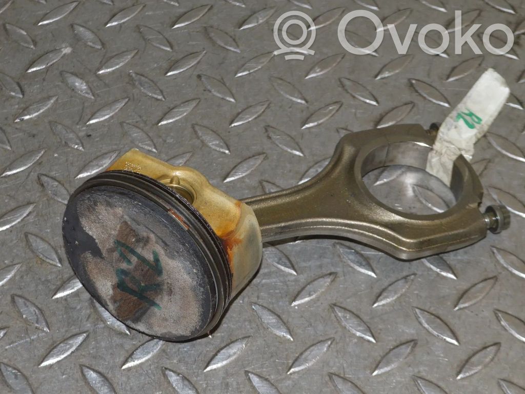 BMW M3 e92 Piston 