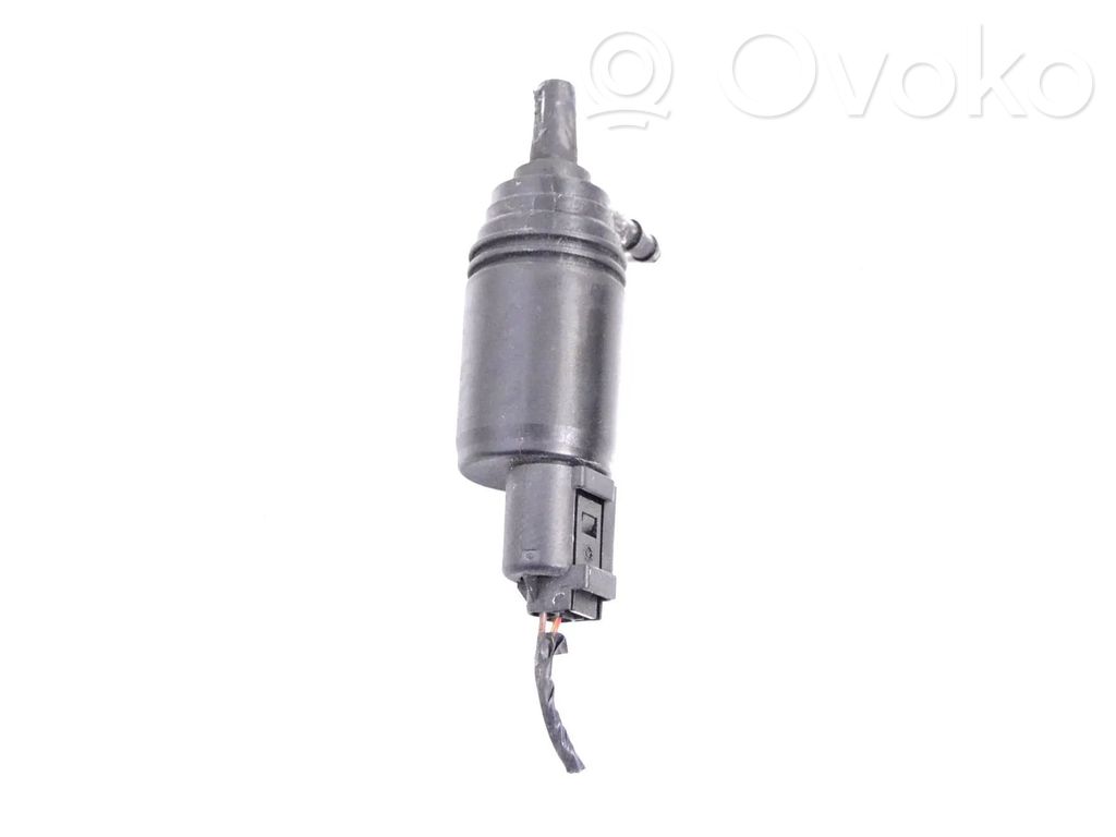 BMW 1 F20 F21 Windscreen/windshield washer pump 