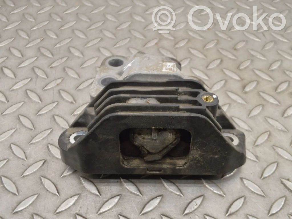 Jeep Renegade Engine mount bracket 