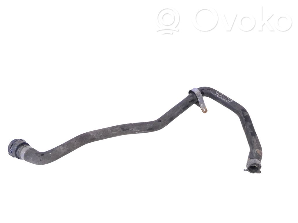Audi A4 S4 B9 8W Przewód / Wąż chłodnicy 
