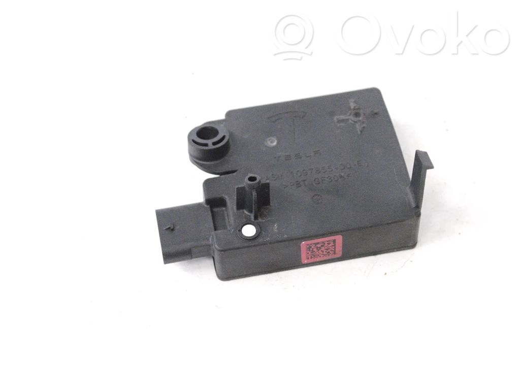 Tesla Model 3 Tailgate/trunk control unit/module 