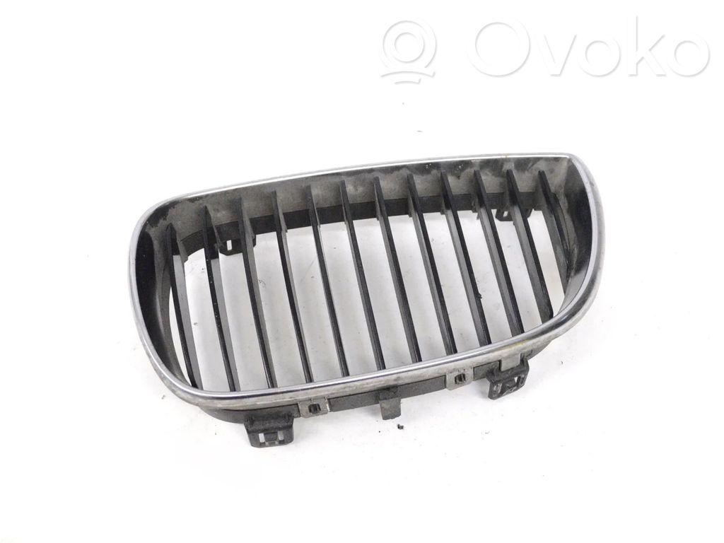 BMW 1 E81 E87 Front bumper upper radiator grill 