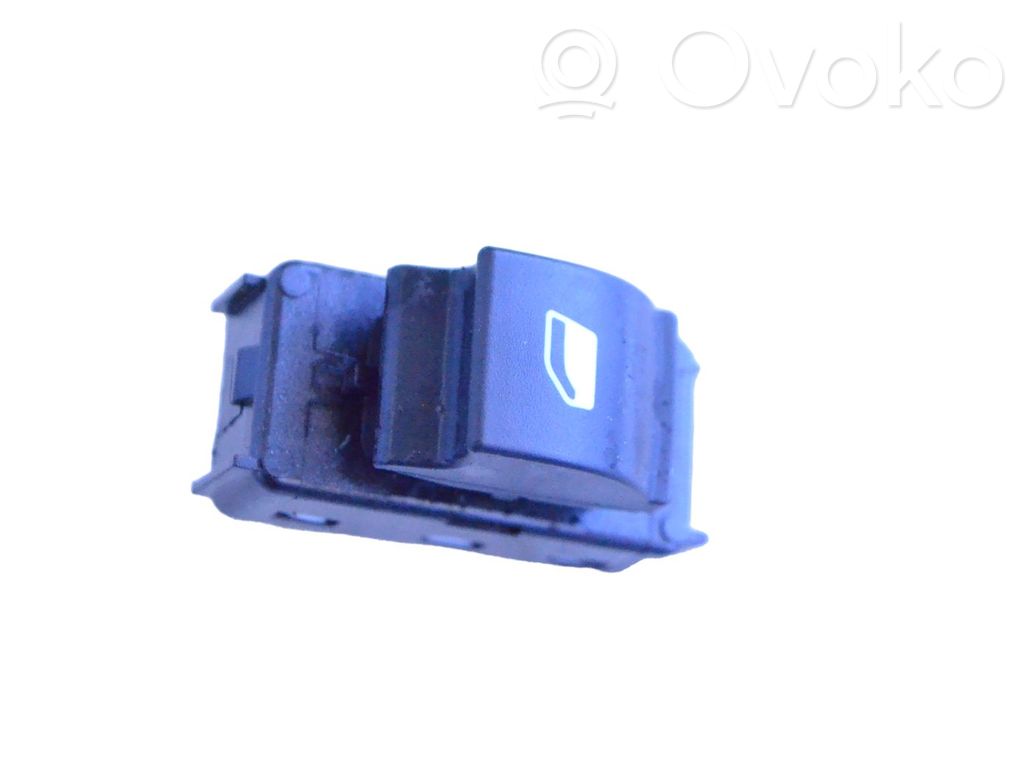 Opel Mokka B Electric window control switch 