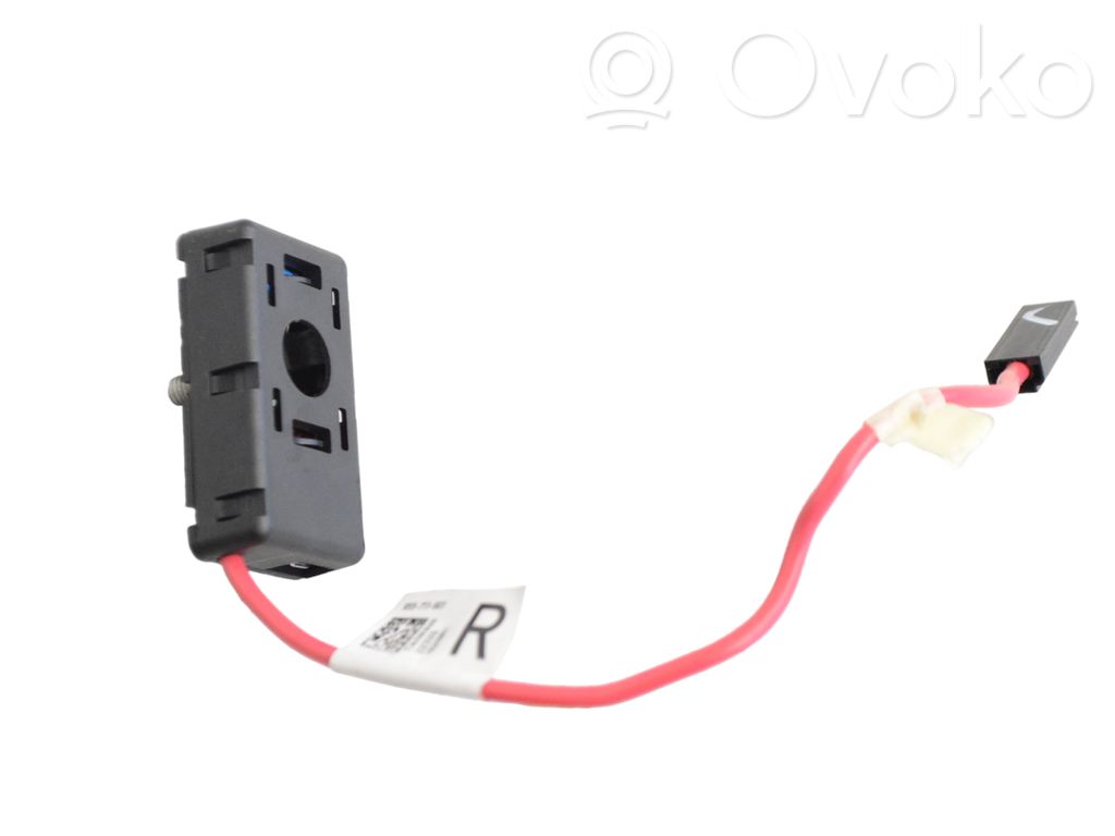 Tesla Model Y Antenos stiprintuvas 