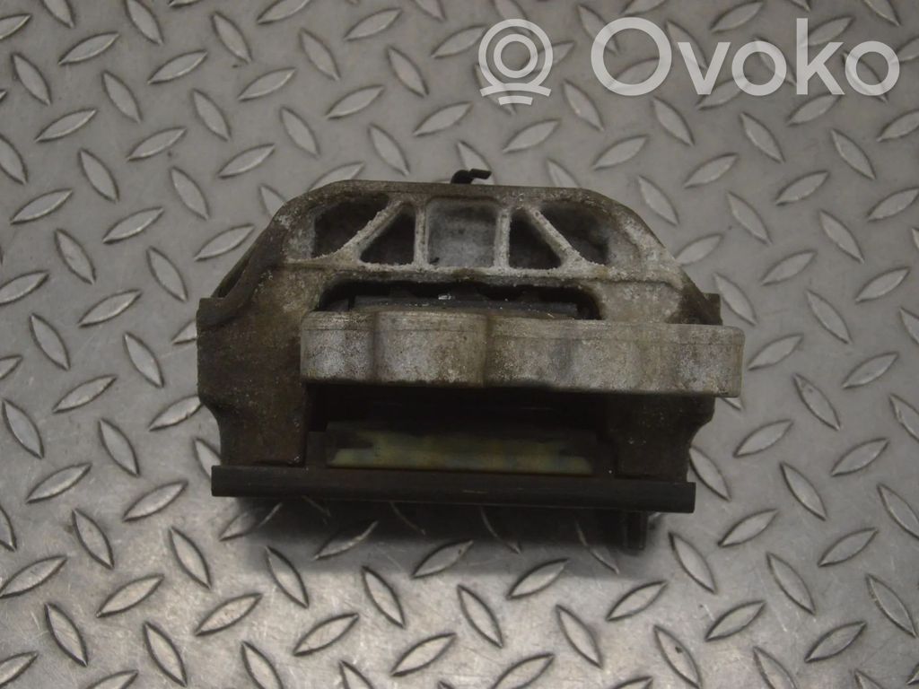 Engine mount bracket   GK217M124AC,GK217M124CB