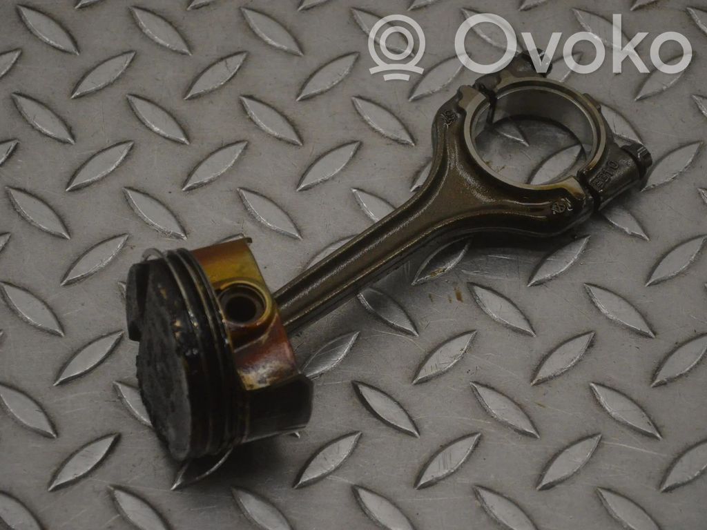 Volkswagen Polo V 6R Piston 