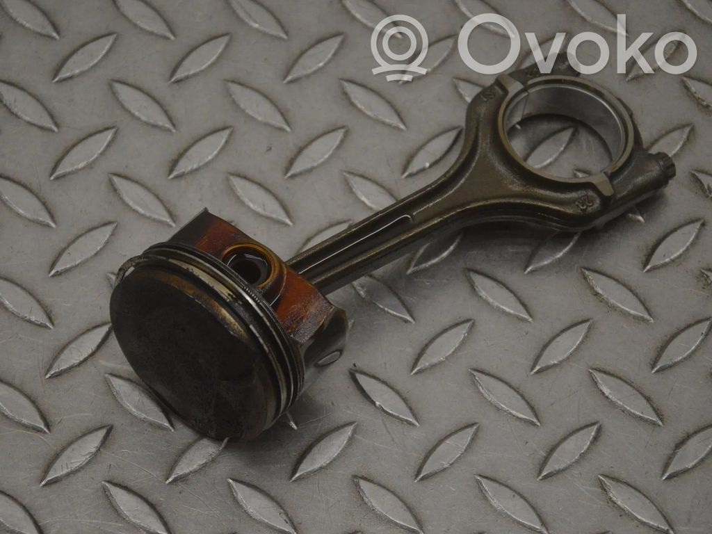 Volkswagen Polo V 6R Piston 