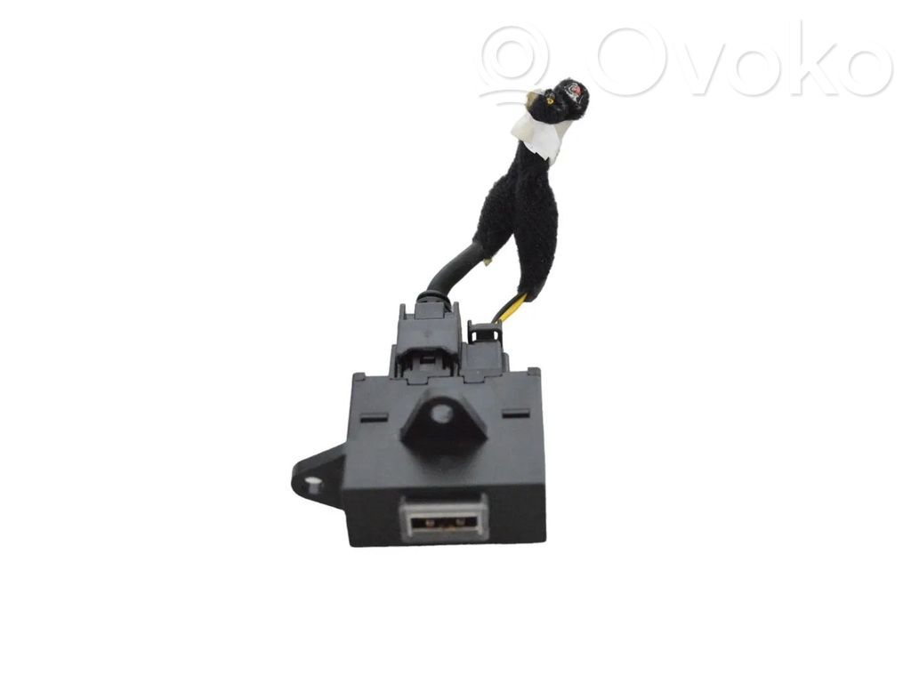 Alfa Romeo Stelvio Enchufe conector USB 