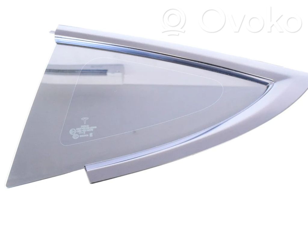 Tesla Model 3 Rear side window 