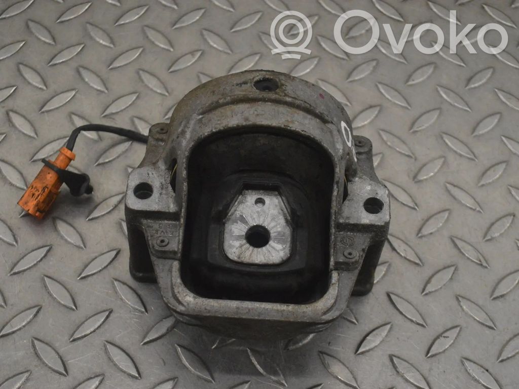Engine mount bracket   8K0199381AH