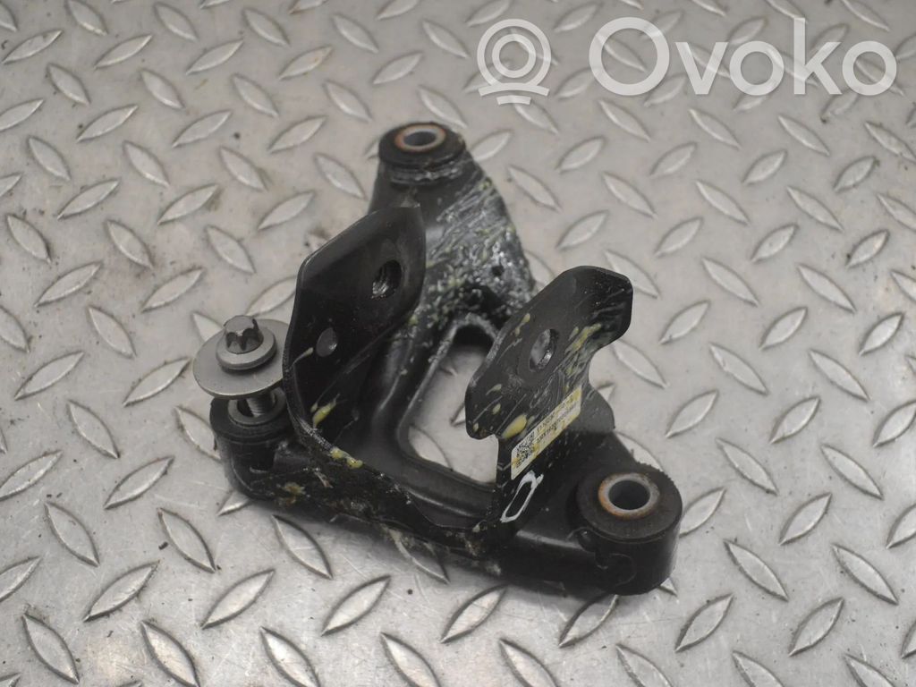 Engine mounting bracket   111152000B,111023200C